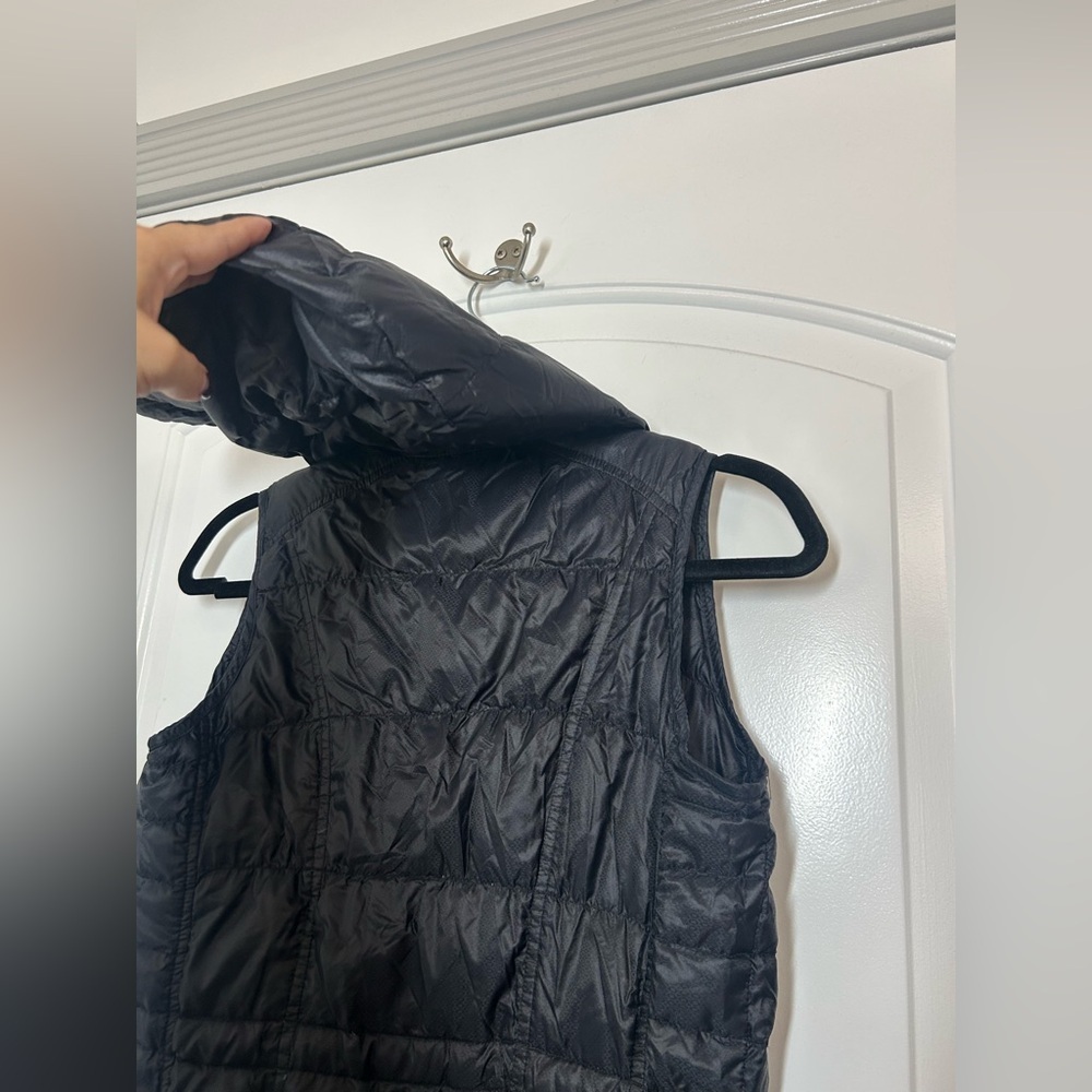Athleta Womens Downtime Goose Down Quilted Black Puffer Vest Jacket size XS - Picture 5 of 12